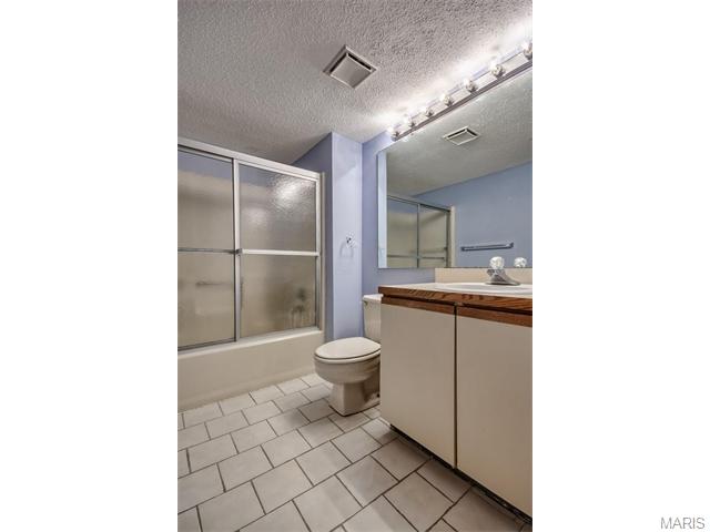 1325 Prospect Vlg #E, Ballwin, MO 63021 photo 10