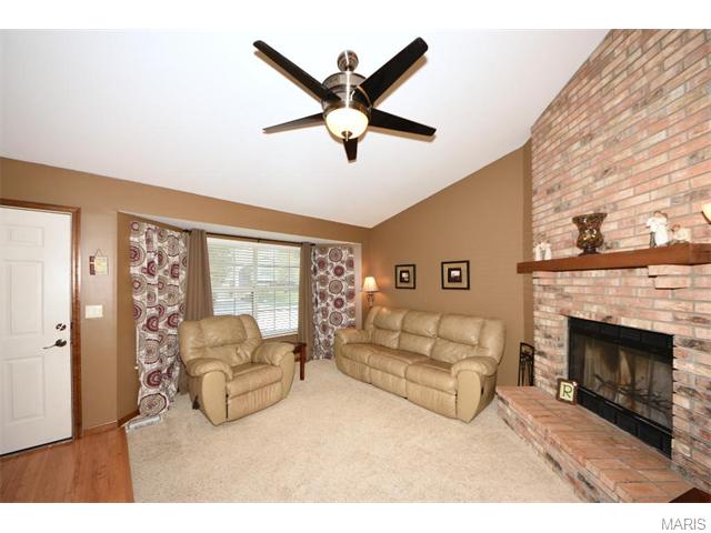 6 Mallard Pointe Dr, O'fallon, MO 63368 photo 4