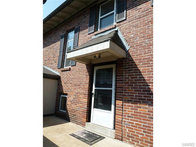 967 Cardello Dr, Ballwin, MO 63021 photo 2