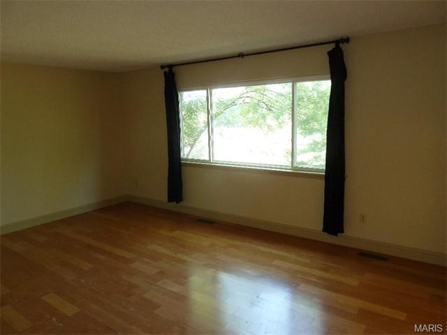 967 Cardello Dr, Ballwin, MO 63021 photo 5