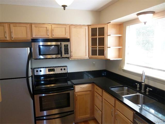 967 Cardello Dr, Ballwin, MO 63021 photo 6