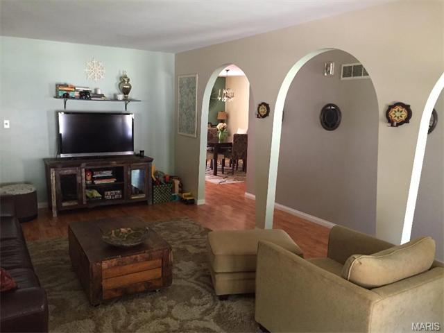 684 Rustic Vly, Ballwin, MO 63021 photo 7