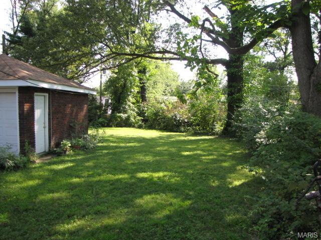 24 Greendale Dr, Greendale, MO 63121 photo 37