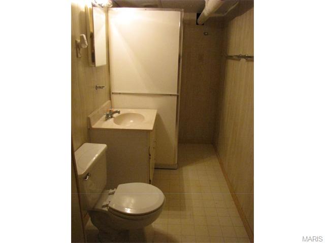 24 Greendale Dr, Greendale, MO 63121 photo 30