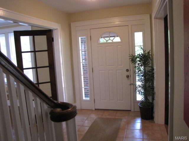 24 Greendale Dr, Greendale, MO 63121 photo 2