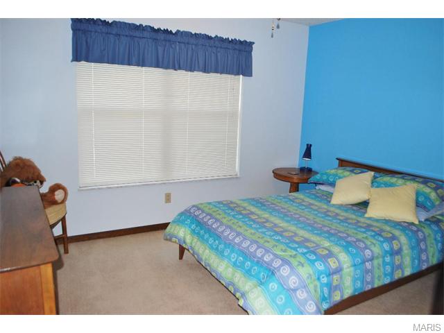 2590 Dunmore Cir, O'fallon, MO 63368 photo 25