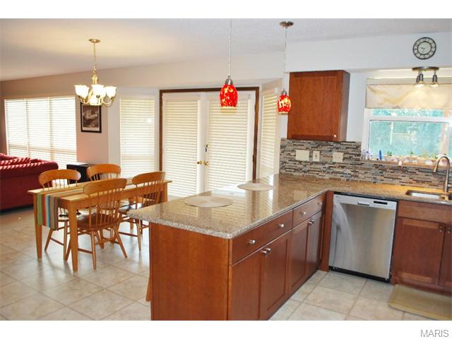 2590 Dunmore Cir, O'fallon, MO 63368 photo 9