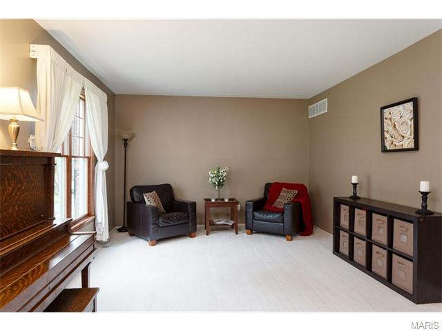 805 Rotherham Dr, Ballwin, MO 63011 photo 7
