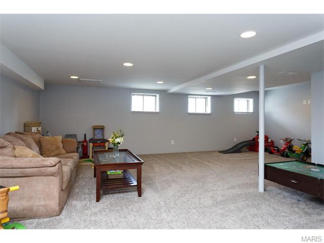 805 Rotherham Dr, Ballwin, MO 63011 photo 18