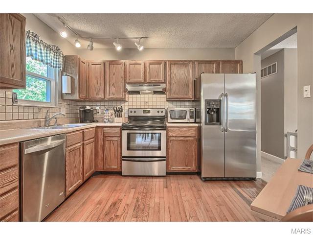 463 Talbert Ct, Ballwin, MO 63021 photo 4