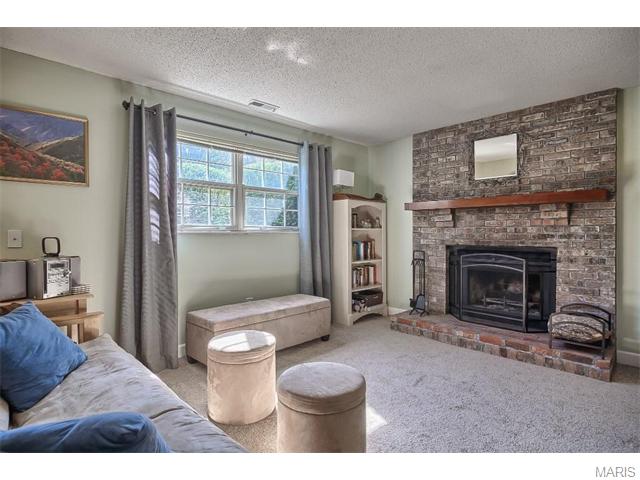 463 Talbert Ct, Ballwin, MO 63021 photo 6