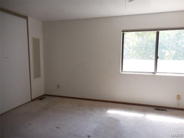 636 Walnut Ridge Dr, Ballwin, MO 63021 photo 11