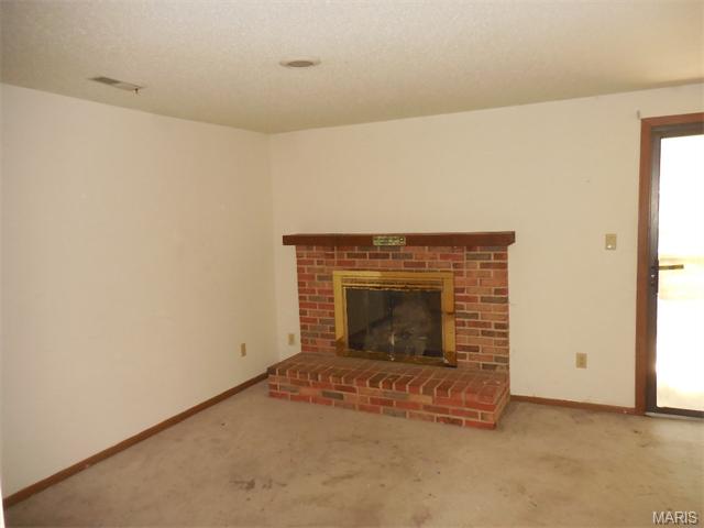 636 Walnut Ridge Dr, Ballwin, MO 63021 photo 17
