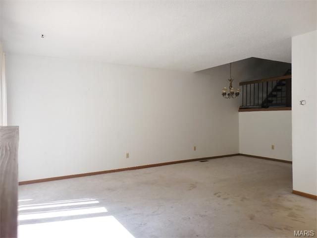 636 Walnut Ridge Dr, Ballwin, MO 63021 photo 7
