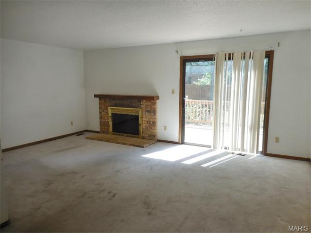 636 Walnut Ridge Dr, Ballwin, MO 63021 photo 5