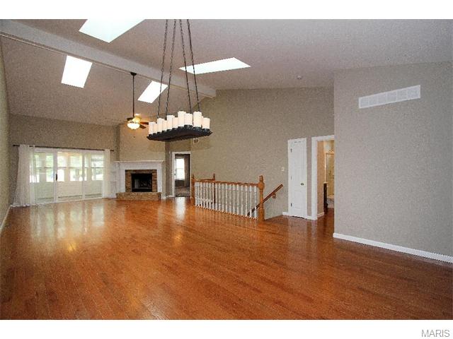 19 Shaelah, Weldon Spring, MO 63304 photo 4