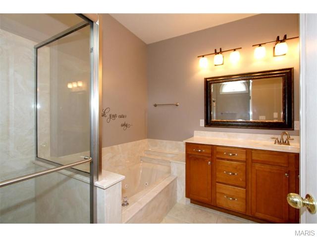 19 Shaelah, Weldon Spring, MO 63304 photo 16
