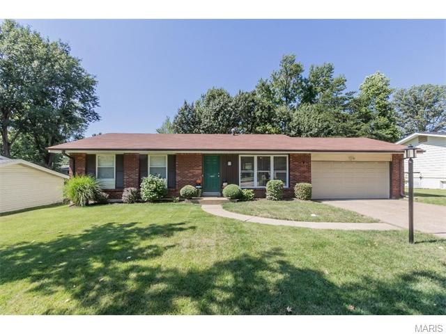 907 Brookvale Ter, Ballwin, MO 63021 photo 1