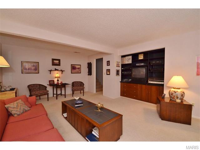 923 Imperial Pt, Ballwin, MO 63021 photo 17