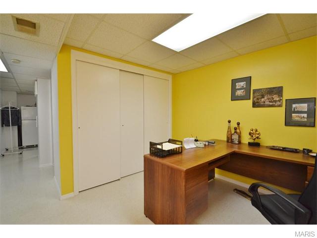 923 Imperial Pt, Ballwin, MO 63021 photo 24
