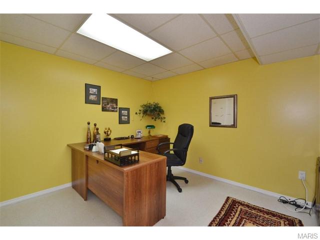923 Imperial Pt, Ballwin, MO 63021 photo 23