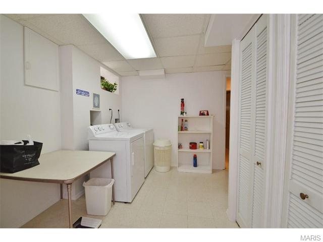 923 Imperial Pt, Ballwin, MO 63021 photo 22