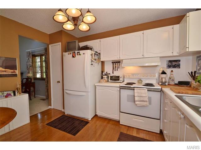 923 Imperial Pt, Ballwin, MO 63021 photo 7