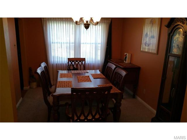 6 Cottagemill Ct, Ballwin, MO 63021 photo 4