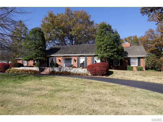11101 Hermitage Hl, Saint Louis, MO 63131 photo 1