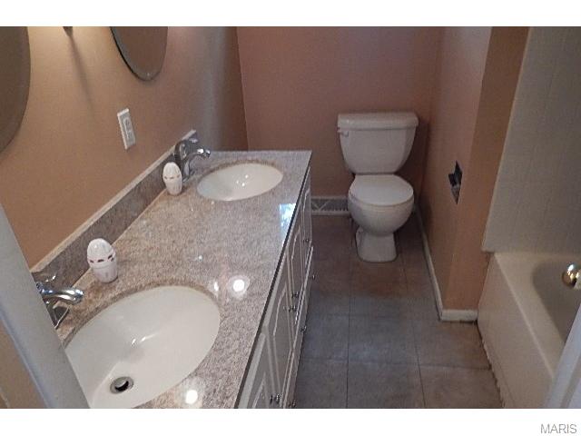 223 Highview Dr, Ballwin, MO 63011 photo 9