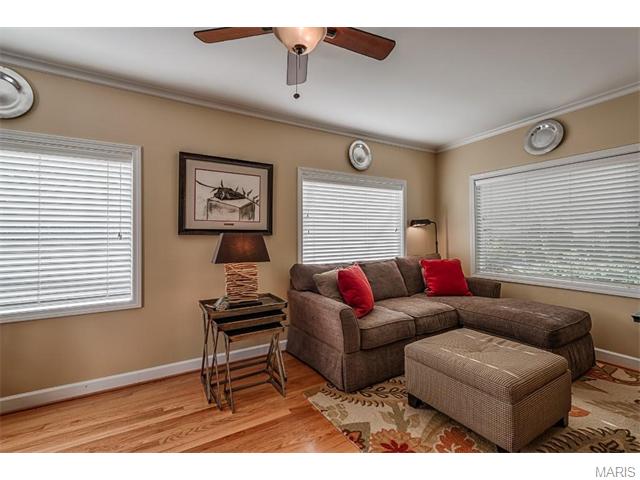 94 Frederick Ln, Glendale, MO 63122 photo 9