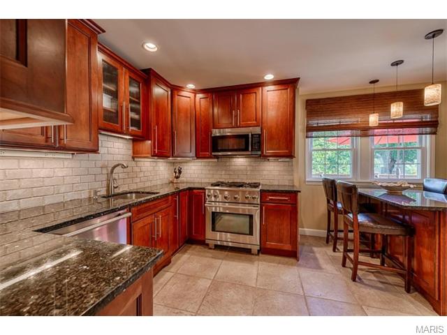 94 Frederick Ln, Glendale, MO 63122 photo 13
