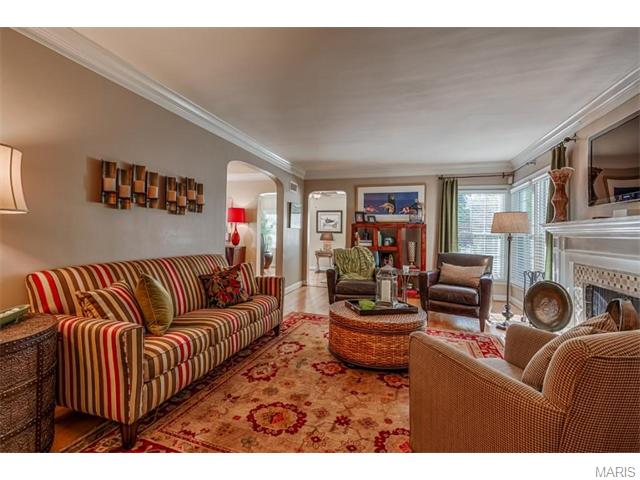 94 Frederick Ln, Glendale, MO 63122 photo 4