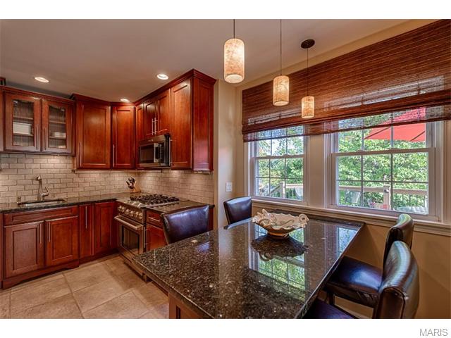 94 Frederick Ln, Glendale, MO 63122 photo 12