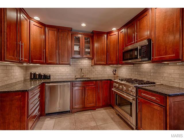 94 Frederick Ln, Glendale, MO 63122 photo 11