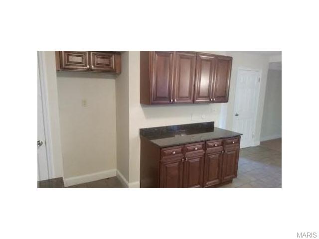 679 Crowsnest Dr, Ballwin, MO 63021 photo 3