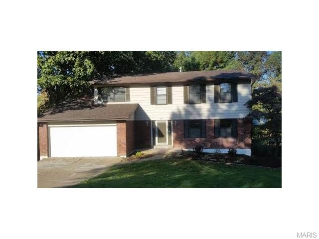 679 Crowsnest Dr, Ballwin, MO 63021 photo 1