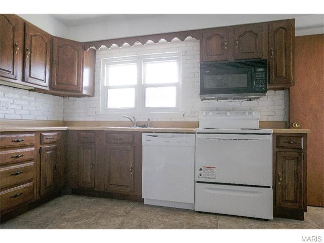 11037 Patsy Dr, Saint Louis, MO 63123 photo 5