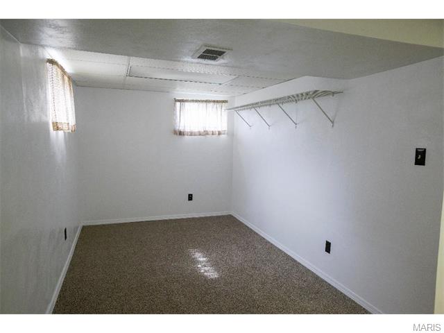 11037 Patsy Dr, Saint Louis, MO 63123 photo 14