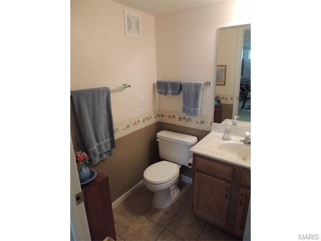 622 Cascade Lake Dr, Ballwin, MO 63021 photo 17