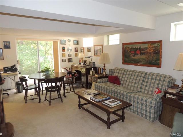 622 Cascade Lake Dr, Ballwin, MO 63021 photo 2