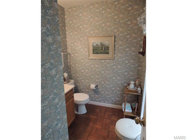 622 Cascade Lake Dr, Ballwin, MO 63021 photo 3