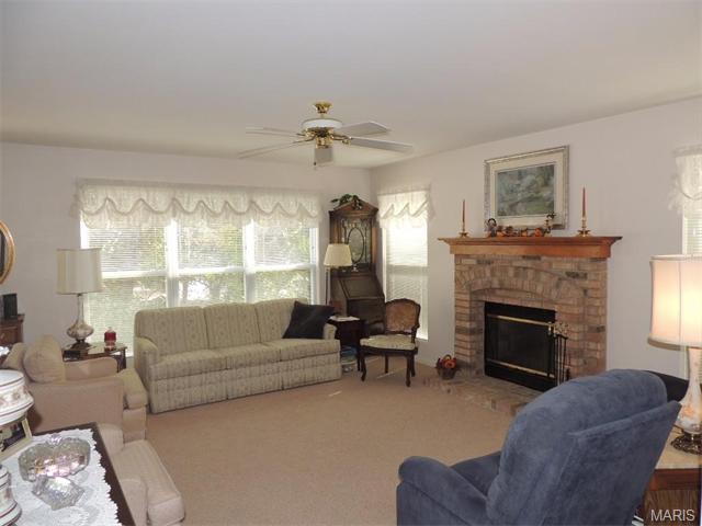 622 Cascade Lake Dr, Ballwin, MO 63021 photo 4