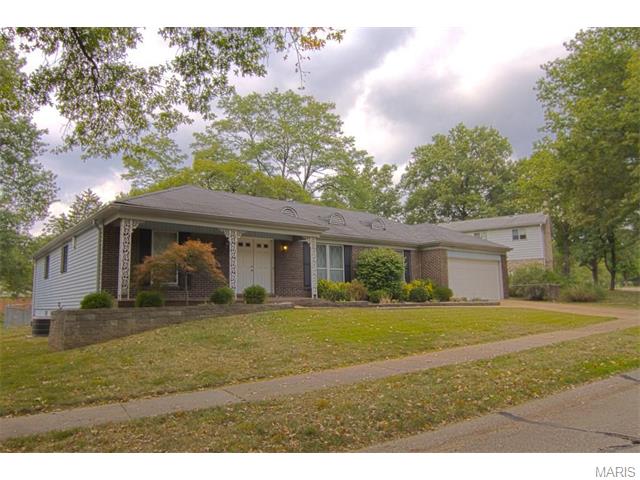 838 Bergquist Dr, Ballwin, MO 63011 photo 3