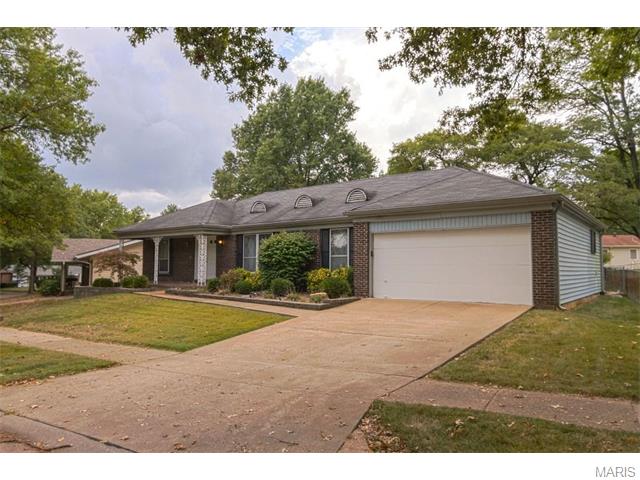 838 Bergquist Dr, Ballwin, MO 63011 photo 1
