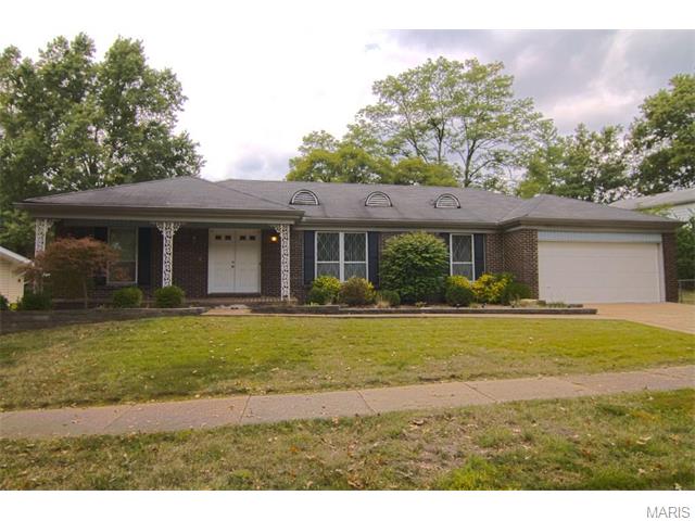 838 Bergquist Dr, Ballwin, MO 63011 photo 2