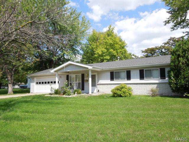 209 Allen Dr, O Fallon, MO 63366 photo 1