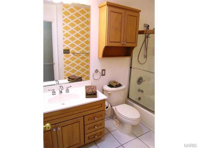 1081 Del Ebro Dr, Ballwin, MO 63011 photo 22