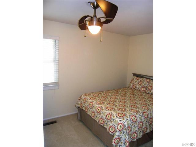 1081 Del Ebro Dr, Ballwin, MO 63011 photo 21