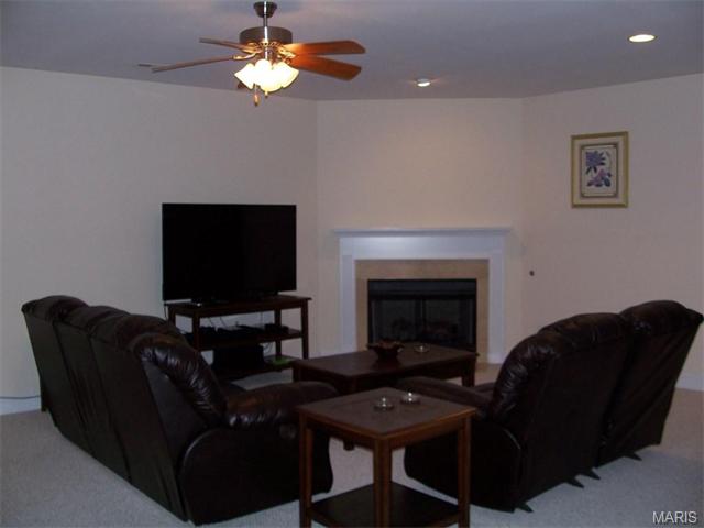807 Kingsgate Dr, O'fallon, MO 63368 photo 12